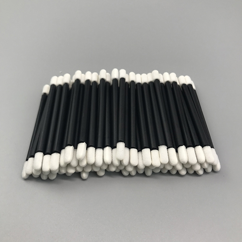 Double-tipped cleaning swabs